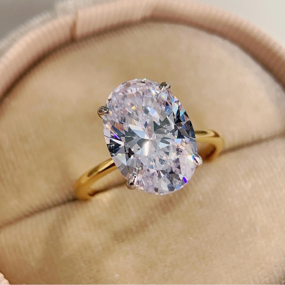 Ladies Oval Gold Two Tone 4ct Travel Ring size 7.5
